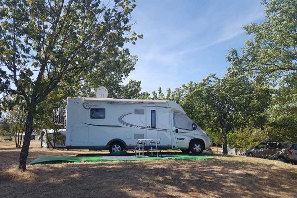 campingcar camping ales 600x400 - Camping in France with own tent or caravan | Photo gallery