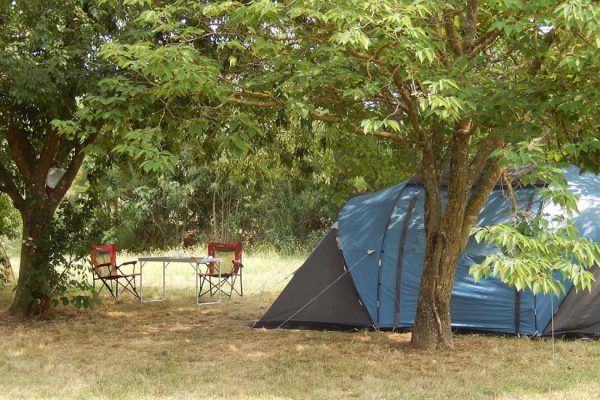 emplacement tente moyenne 600x400 - Camping in France with own tent or caravan | Photo gallery