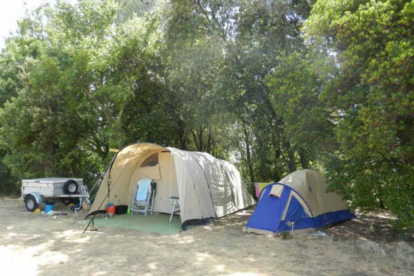 camping bois ombre 600x400 - Camping in France with own tent or caravan | Photo gallery