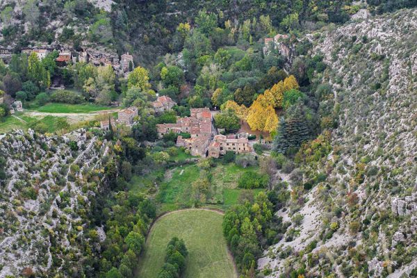 tourisme cevennes village 600x400 - Farm campsite in Cevennes