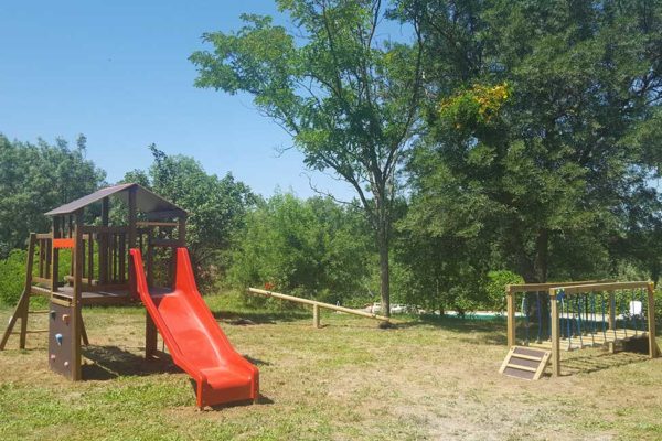 camping ferme jeux 600x400 - Camping a la ferme avec piscine | Cévennes