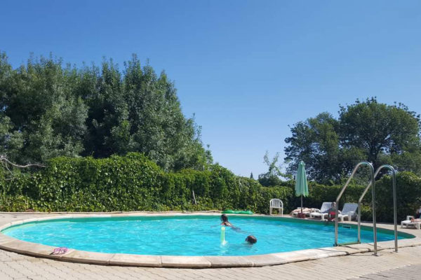 Piscine chambre hote familiale 600x400 - Chambre d'hote familiale en Cévennes | 2 à 5 personnes
