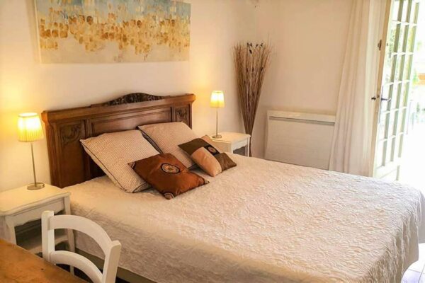 chambre hote ales piscine 600x400 -  Family Bed & Breakfast in Alès Cevennes | Room 2/4p