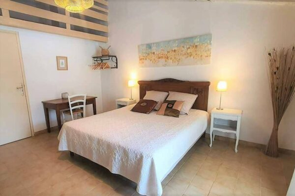 chambre hote piscine cevennes 600x400 -  Family Bed & Breakfast in Alès Cevennes | Room 2/4p