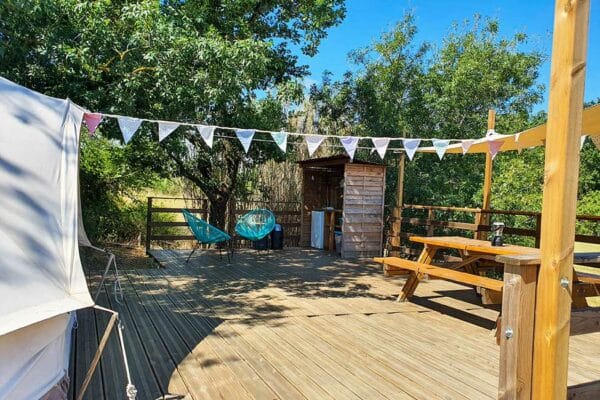 cuisine tipi cevennes 600x400 - Bell tent in France