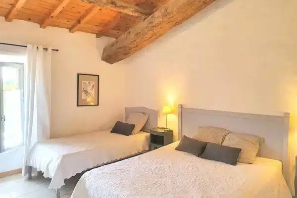 chambre ferme triple cevennes 600x400 - Bed and Breakfast with pool  | Room 2/3p