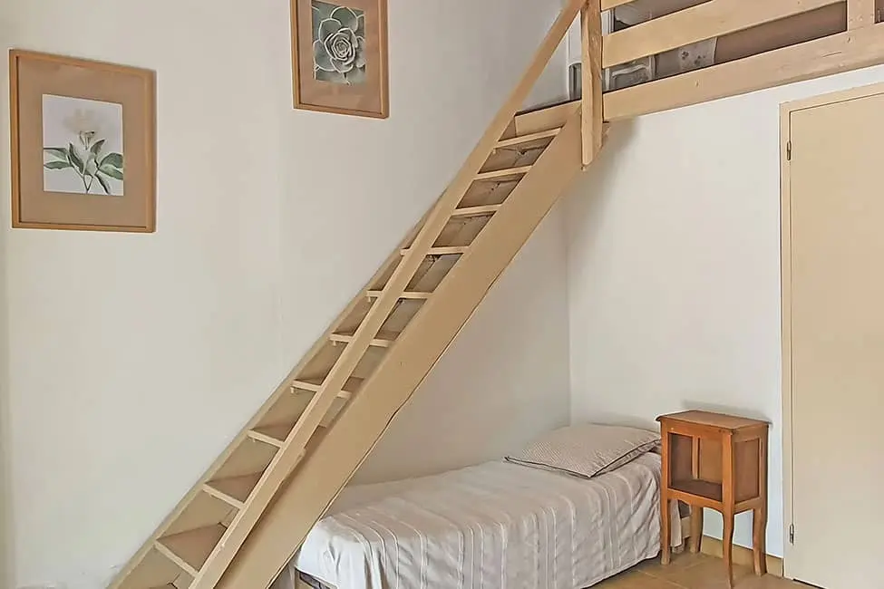 escalier chambre hote cevennes -  Family Bed & Breakfast in Alès Cevennes | Room 2/4p