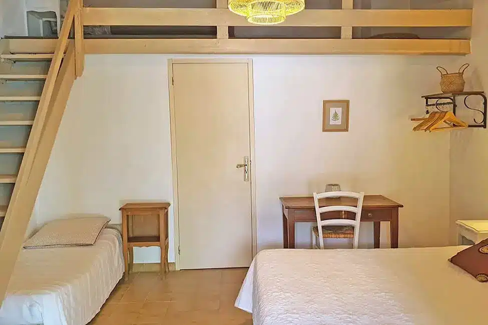escalier mezzanine chambre hote -  Family Bed & Breakfast in Alès Cevennes | Room 2/4p
