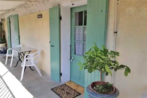 chambre balcon hirondelles 600x400 - Bed and Breakfast near Anduze with pool  | Room 2/3p