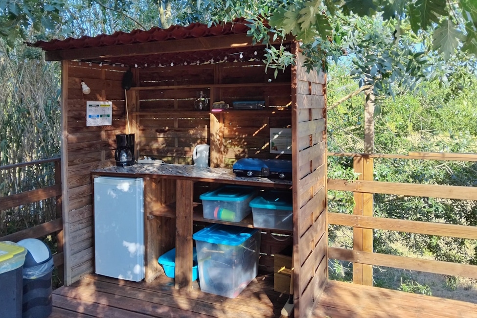 keuken bell tent - Tipi dans les C&eacute;vennes | Glamping nature & calme &ndash; Mas Cauvy