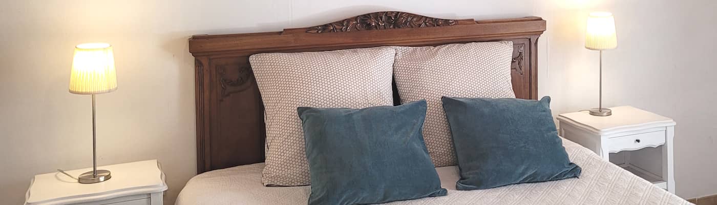 chambre hote cevennes terrasse lit - Gastenkamer met buitenruimte in de Cevennen -Les Cigales | Mas Cauvy