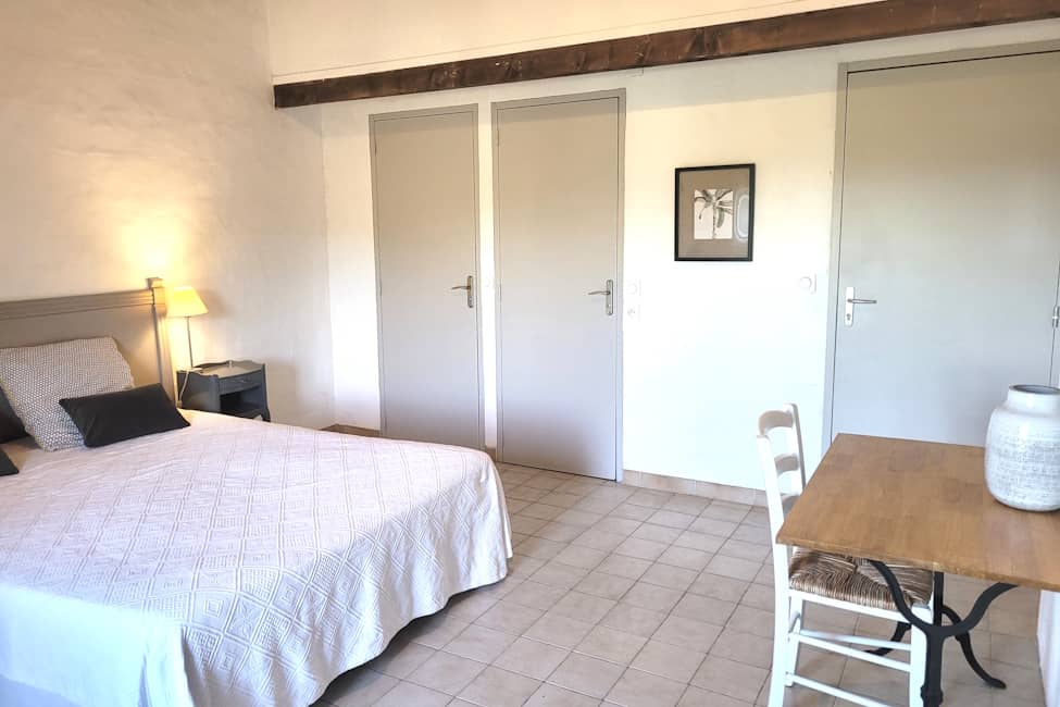 chambre hotes cevennes olives vue chambre - Rustige gastenkamer in de Cevennen &ndash; Les Olives | Mas Cauvy