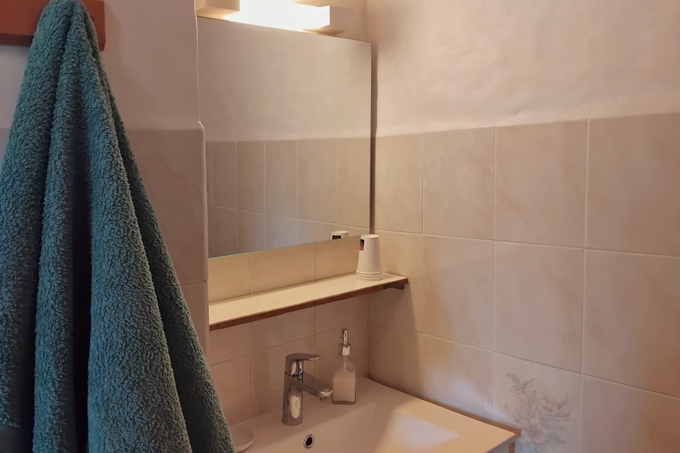 lavabo chambre hotes cevennes olives - Quiet Double Room in the C&eacute;vennes &ndash; Les Olives | Mas Cauvy